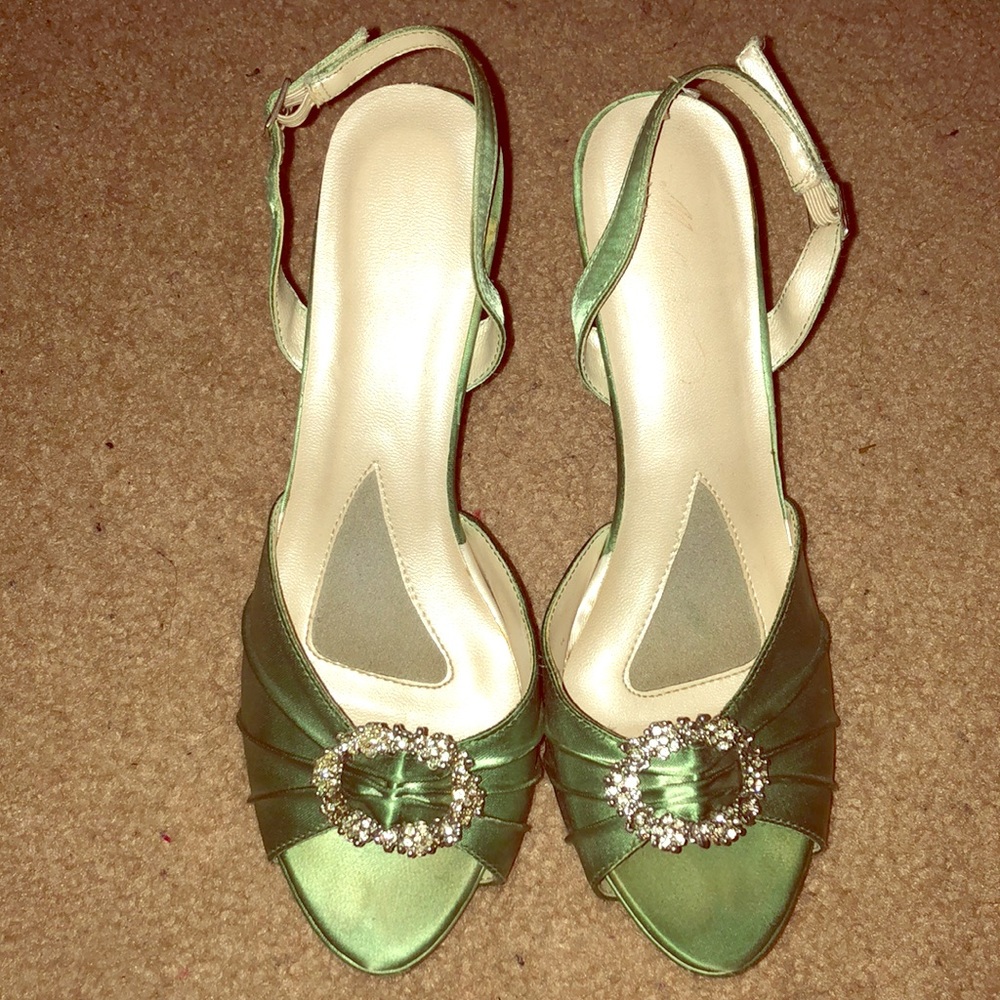 Dyeable David Bridal’s Heels
